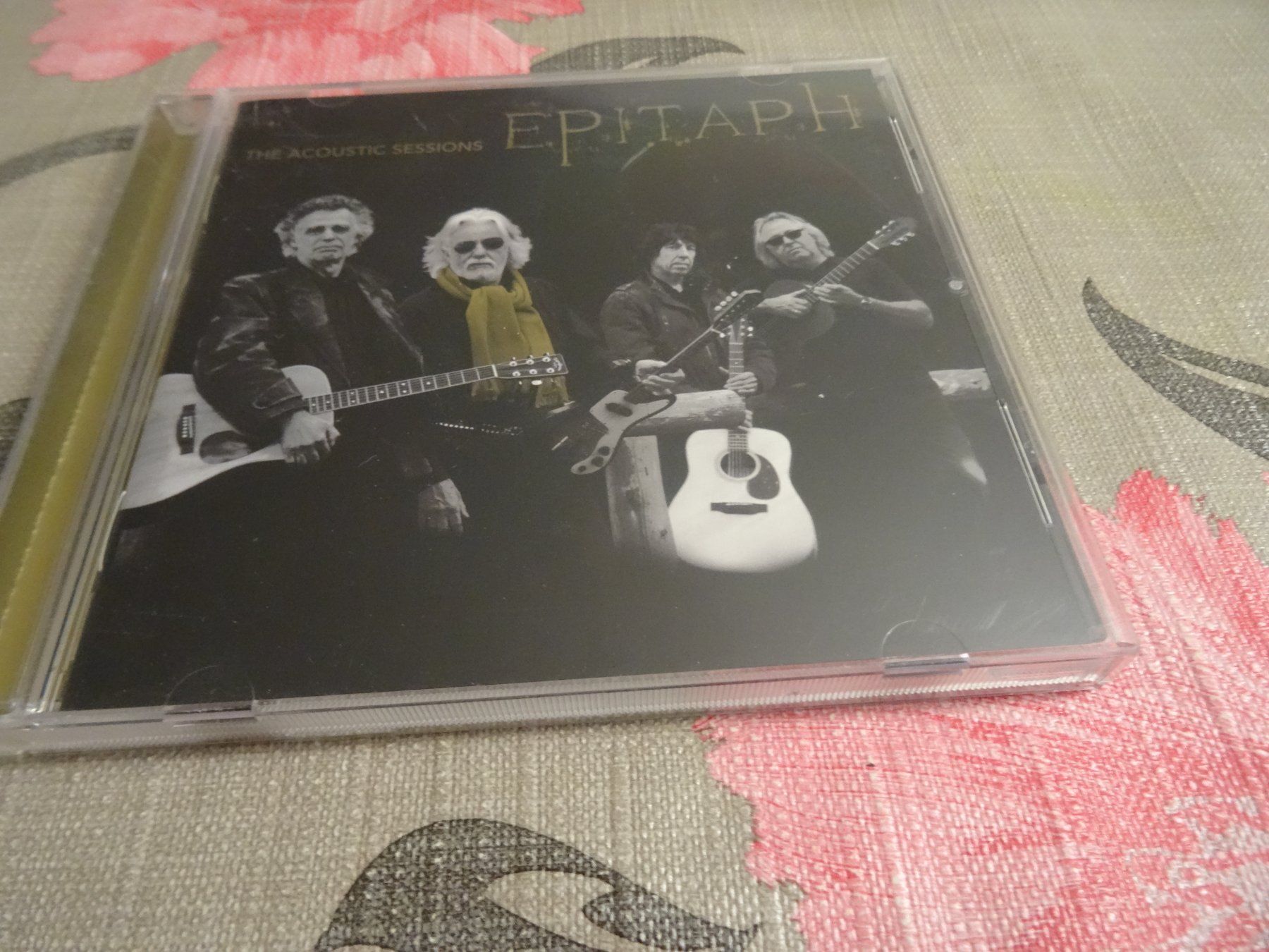 CDs: Epitaph - The Acoustic Sessions - CD – Gebraucht aus Olten von Disc-Ausverkauf