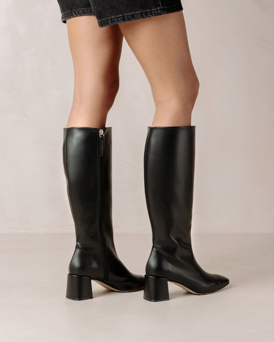 Alohas Scarpe da donna: Alohas Chalk boots – Usato da Lausanne venduto da jud_fvj7 1
