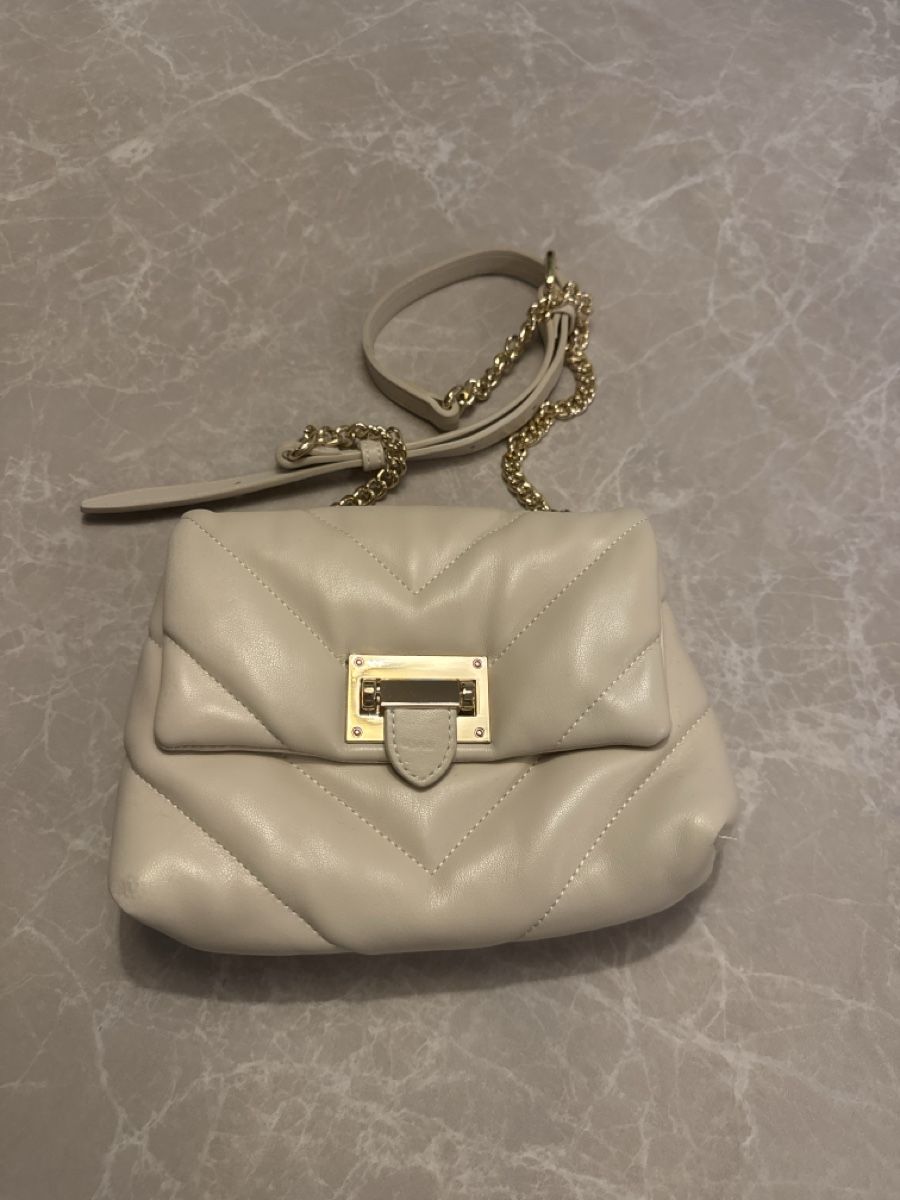 Sacs femmes: Handtasche – D'occasion à Scharans par ali_jj7c