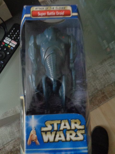 Hasbro Statuette: Star Wars Hasbro Super Battle Droid – Usato da sargans venduto da Angamar