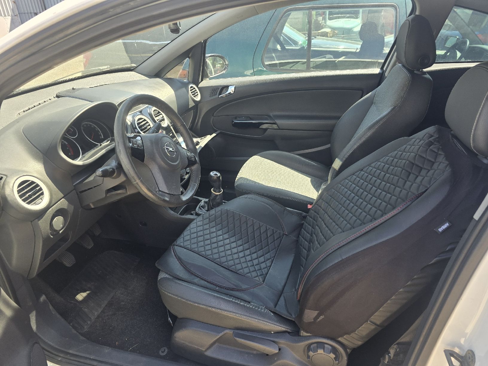 Opel Automobili: opel corsa D – Difettoso da Thayngen venduto da Central5 6