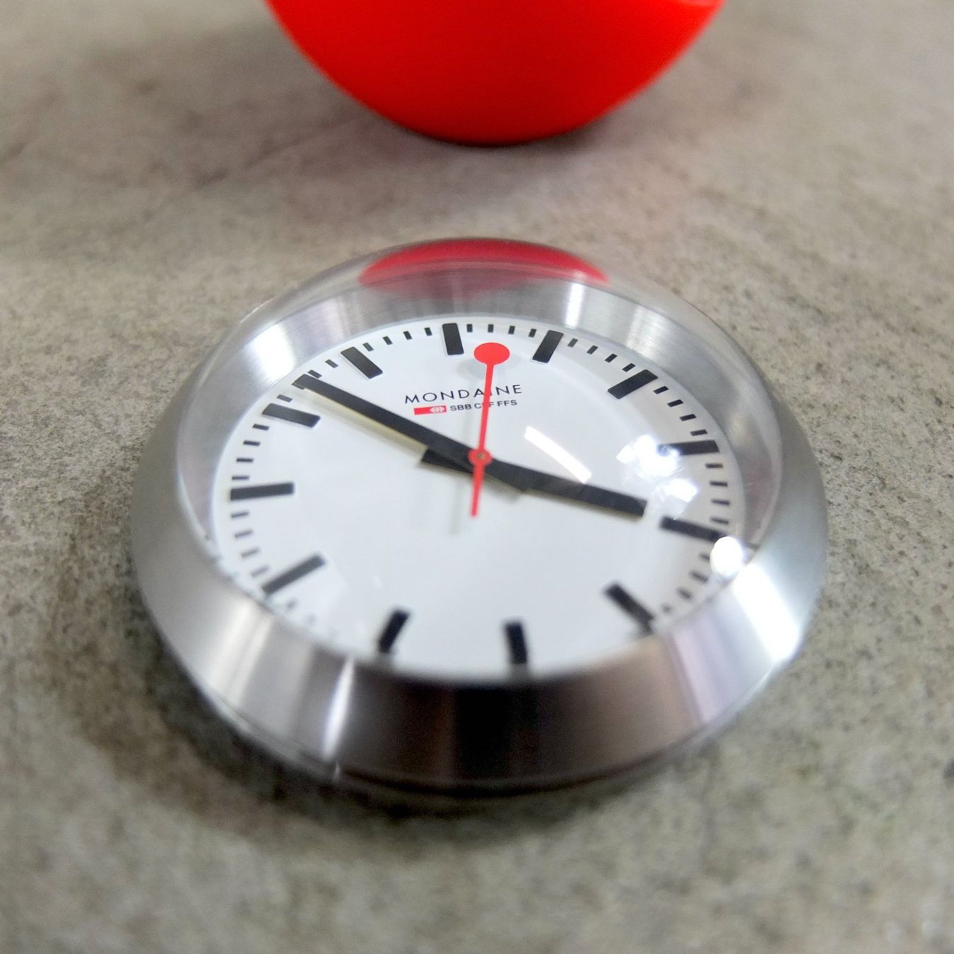 Mondaine Orologi da terra & Orologi da parete: Mondaine SBB Desk Clock Globe Uhr – Usato da Basel venduto da Brocki-auf-dem-Wolf 5