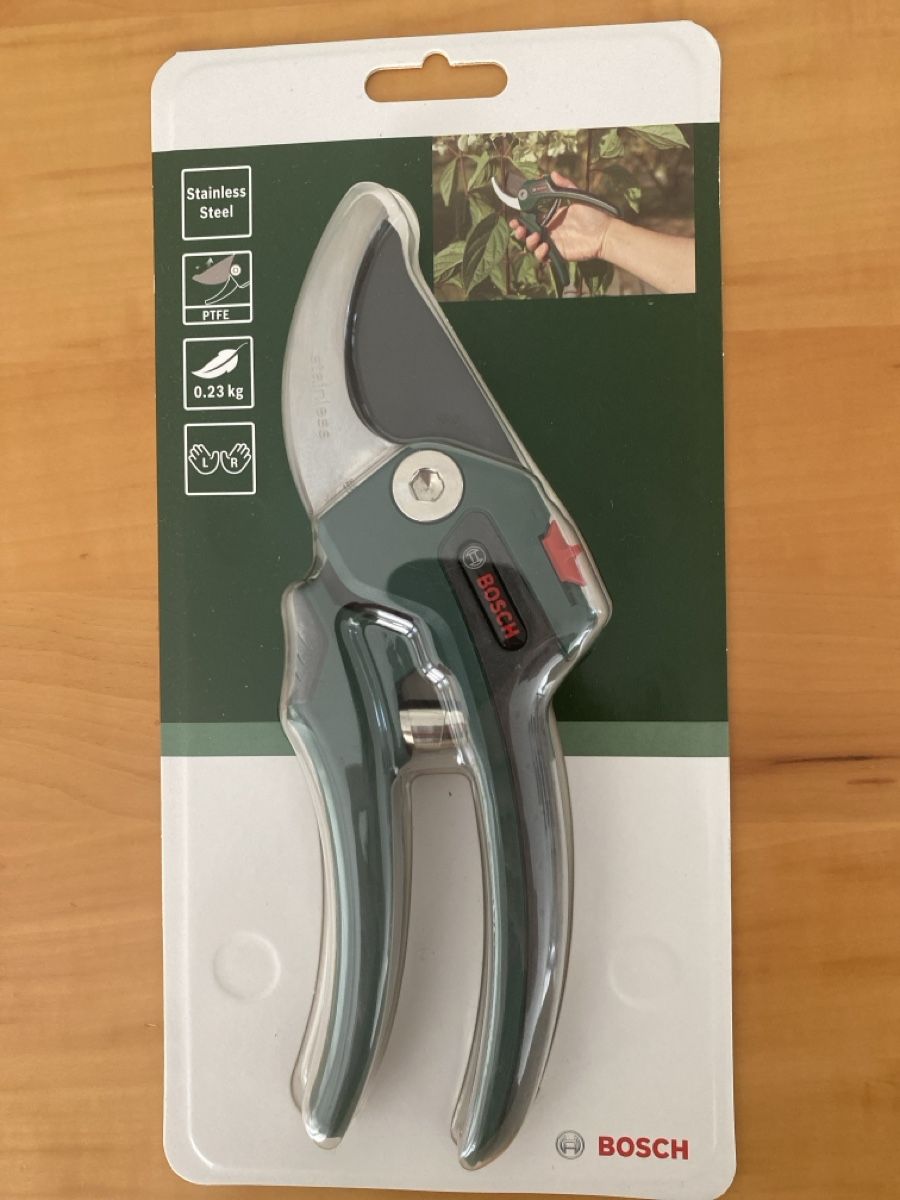 Bosch Alle Werkzeuge: BOSCH Gartenschere neu in Originalverpackung – Neu und originalverpackt aus Effretikon von Kiri013