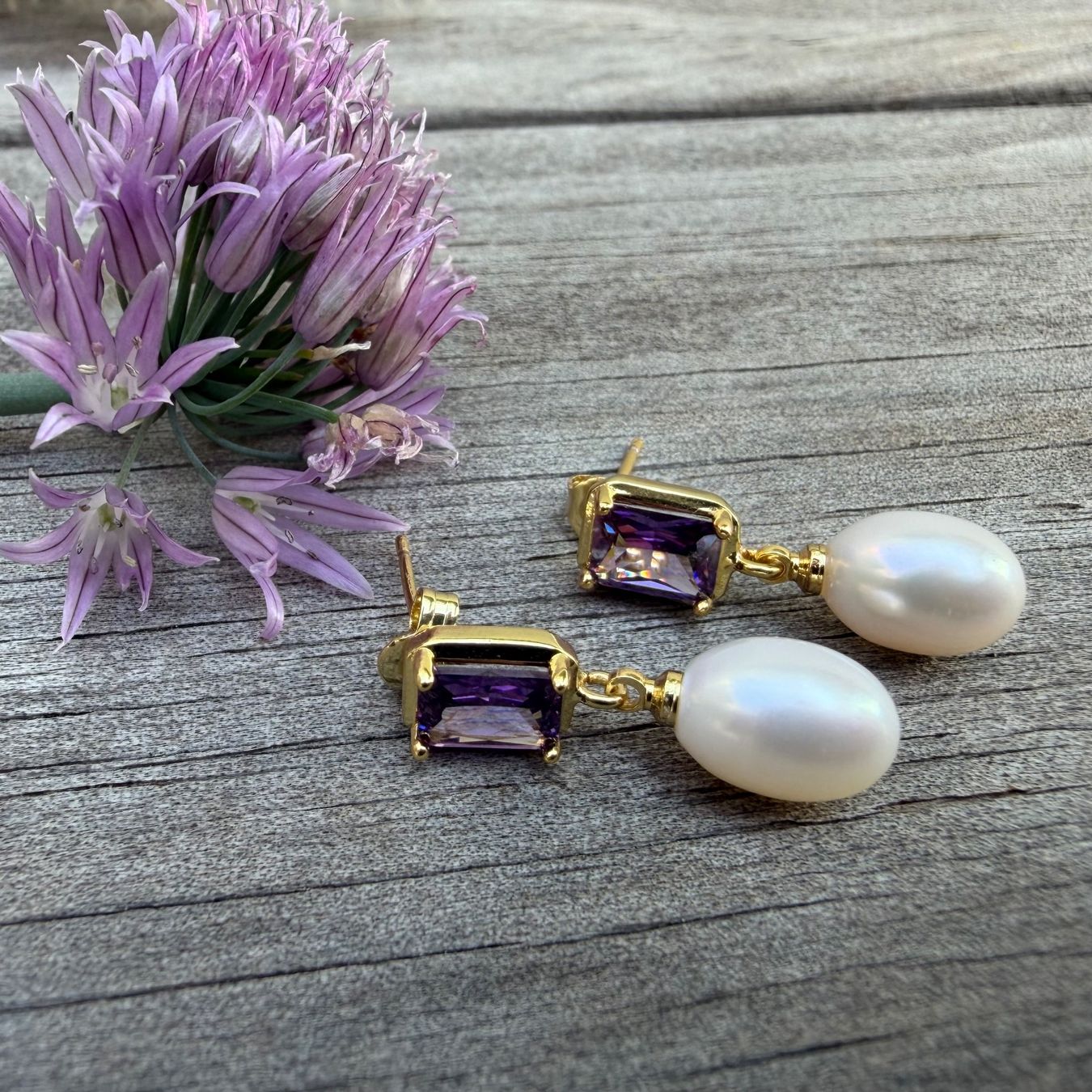 Orecchini pendenti & Orecchini a lobo: Schönste SÜSSWASSER PERLEN- Ohrringe Purple – Nuovo e nell'imballaggio originale da Rombach venduto da Ivreajewels