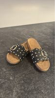 Schwarze Sandalen mit goldenen Nieten, Grösse 37-38, Neu