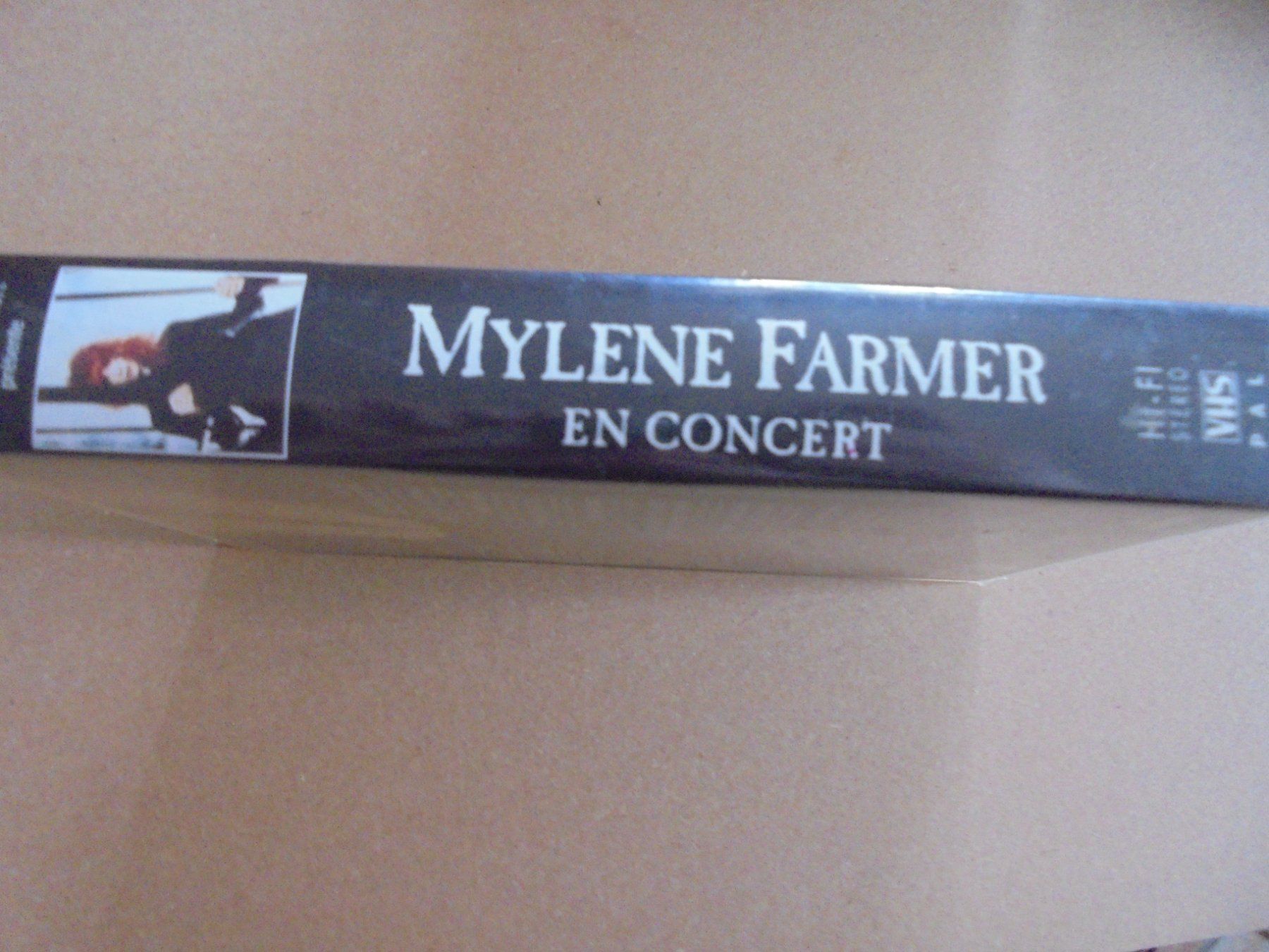 Tutti i VHS: Mylène FARMER " En Concert " rare VHS 1990 – Usato da Crissier venduto da Promopost 2