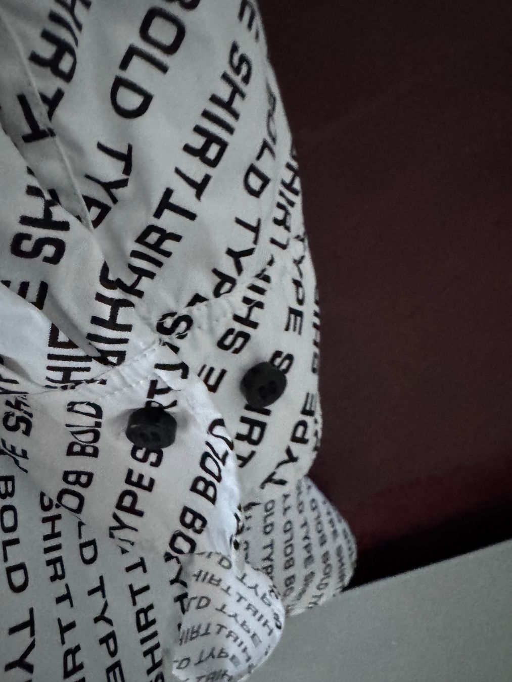 Marc Cain Camicette: Bluse Marc Cain mit einem Buchstabenmuster iweiss N4 40 – Nuovo (secondo la descrizione) da Volketswil venduto da praxis12 4