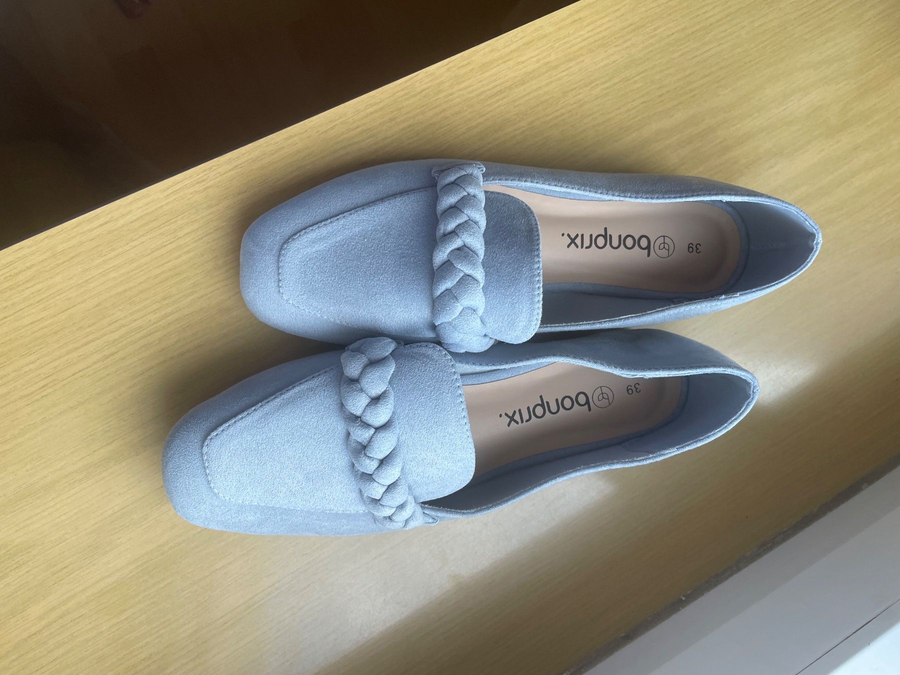 Scarpe da donna: Shoe - Neue- Große- 39 – Usato da Zurich venduto da zuz_f89x
