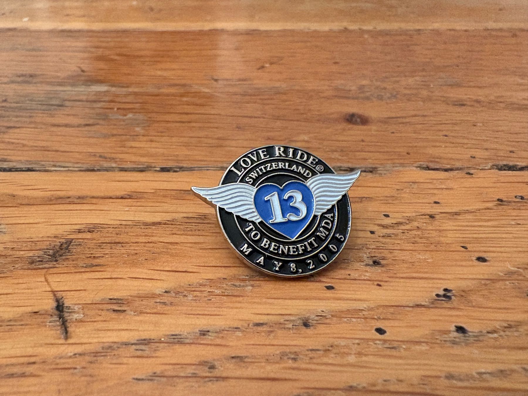 Placchette & Badge: Love Ride Pin - Nr.13 – Usato da Heimiswil venduto da Lebensarchitekt