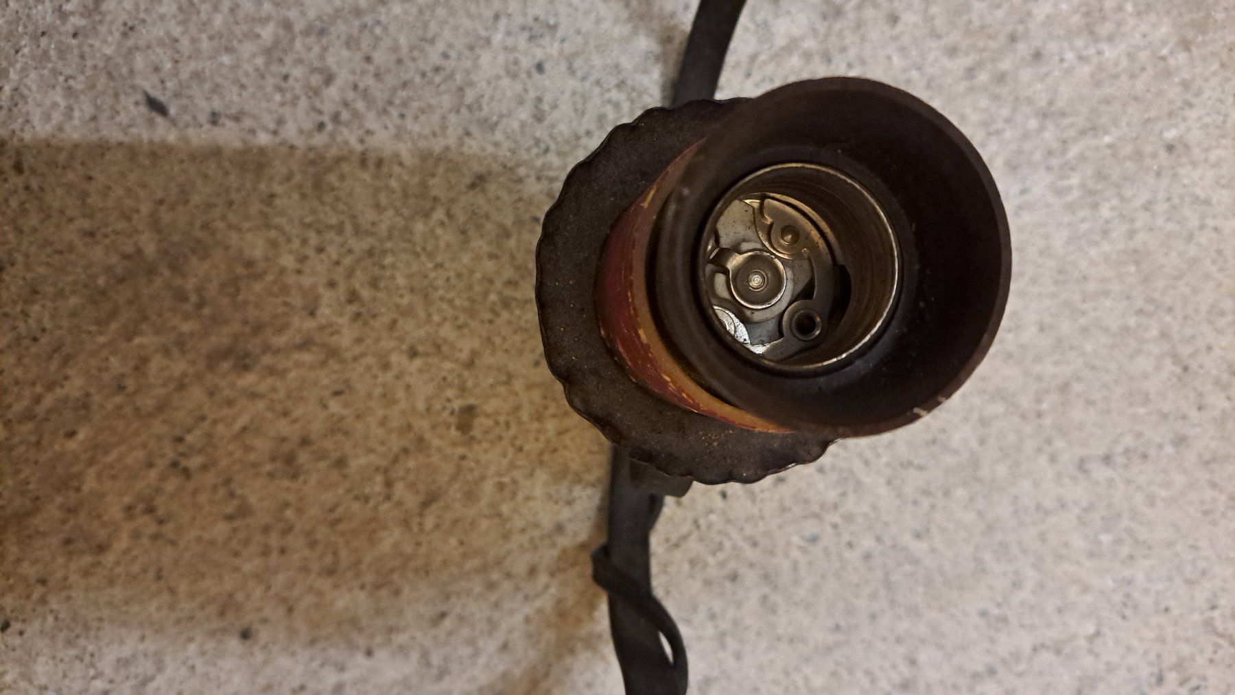 Lampadari & plafoniere: lampe à suspendre vintage en fer forgé – Usato da Genève venduto da Gribouilly 1
