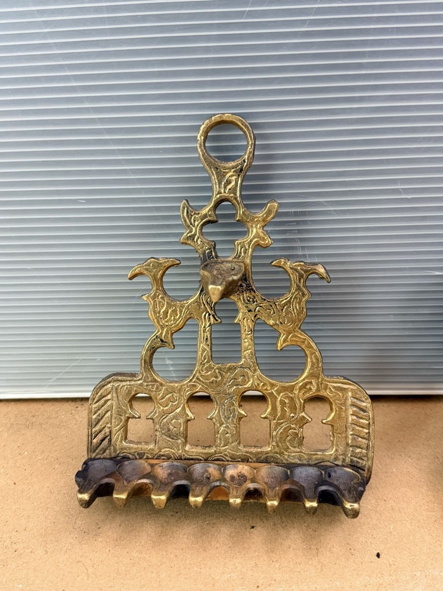 Tutte le decorazioni: 2x Alte Hanukkah-Menora aus Messing – Usato da Solothurn venduto da NUVICO 1