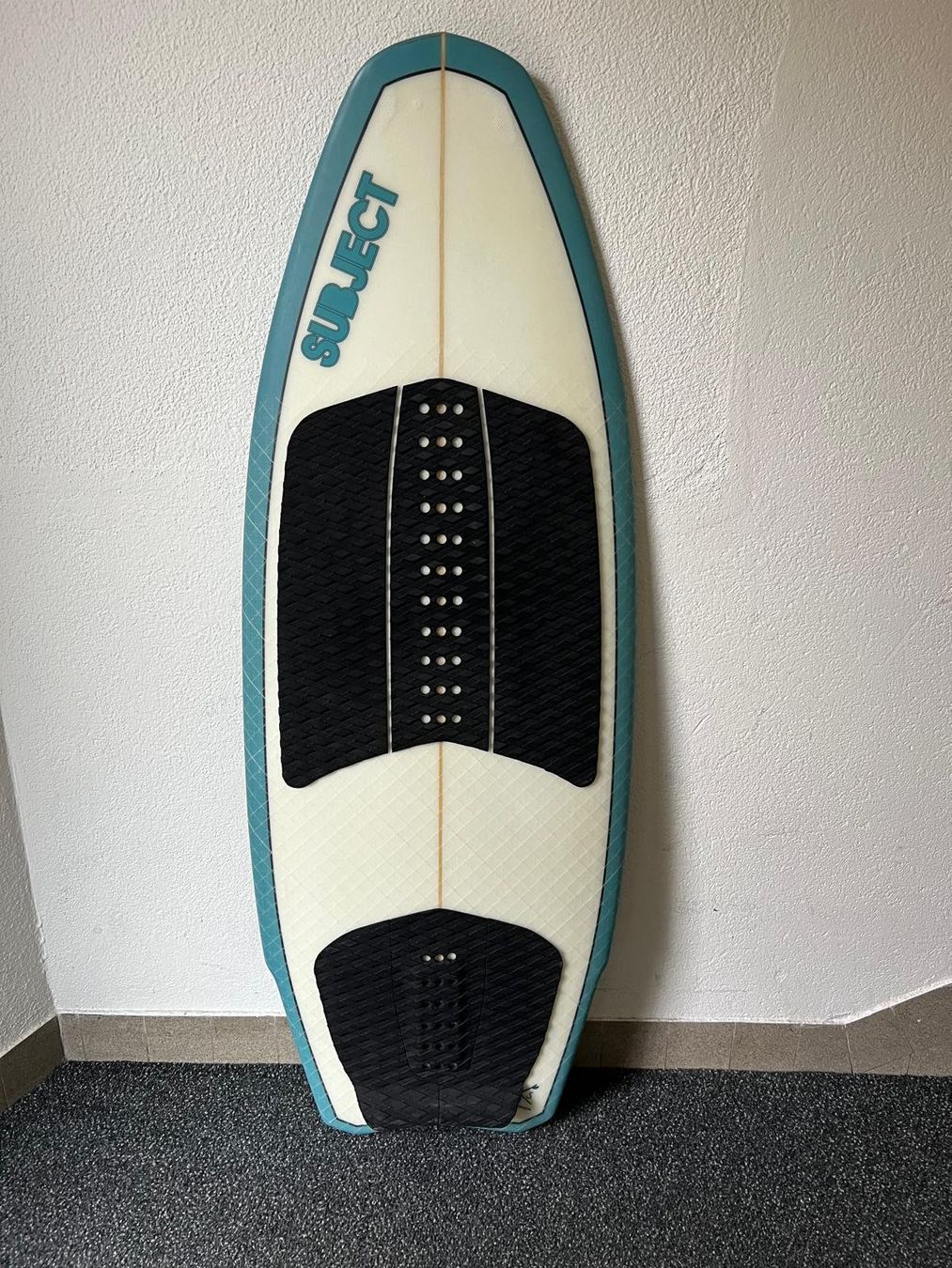 Surfboards & Schwimmbrette: Wakesurfboard Subject 4'7 – Gebraucht aus Zürich von Taj137