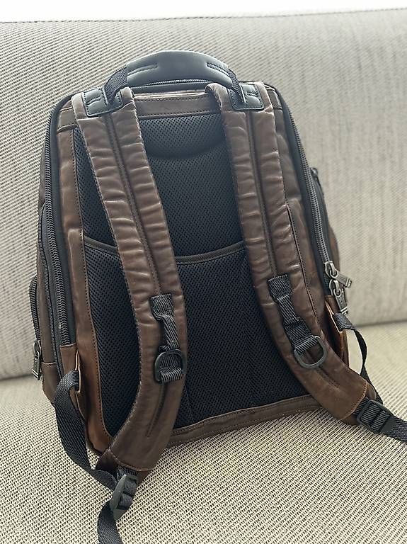Tumi Rucksäcke: TUMI Lederrucksack neuwertig – Gebraucht aus Zürich von Susken80 1