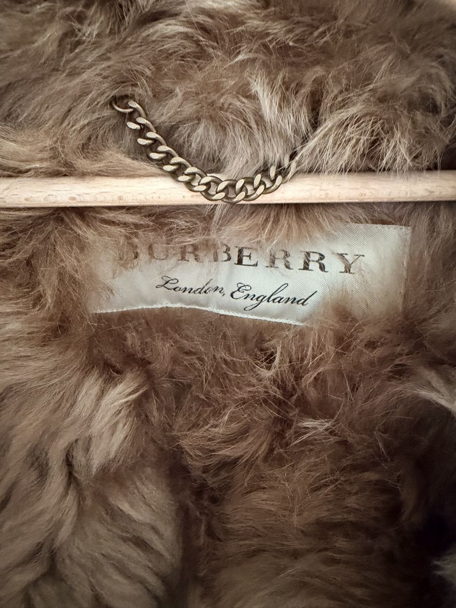 Burberry Cappotti: Burberry Shearling Suede Coat – Nuovo (secondo la descrizione) da Meilen venduto da ana_nln9 8