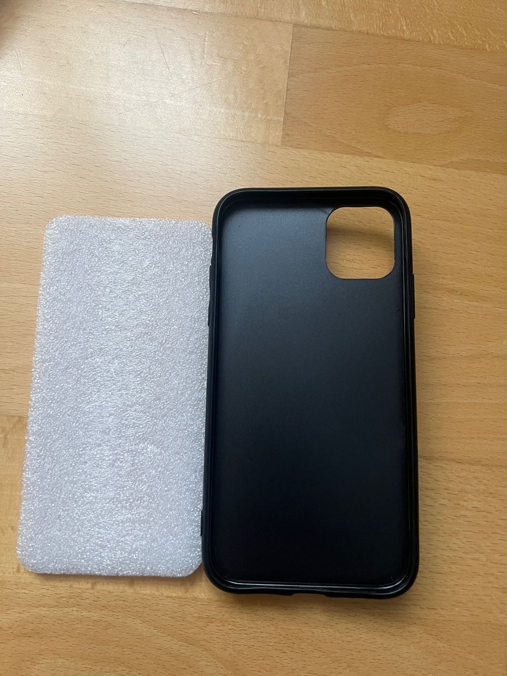 Cover & Protezioni schermo: Handy Hülle Iphone 11 – Nuovo e nell'imballaggio originale da witterswil venduto da Bargo 2