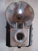 FOTOAPPARAT KODAK BROWNIE STARFLASH CAMERA MIT TRAGETUI