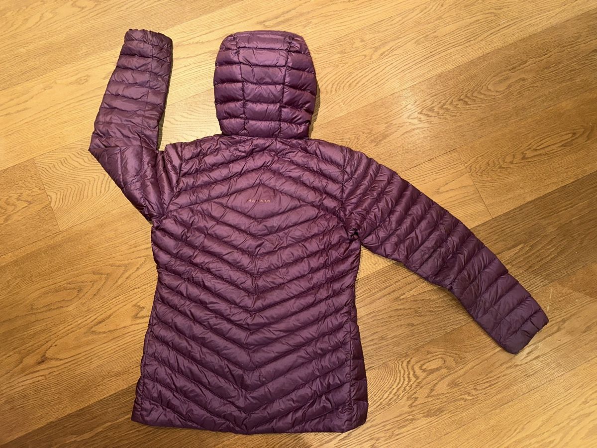 Mammut Jacken: Mammut Daunenjacke, Lila, Gr. S – Gebraucht aus Basel von Oloir 2