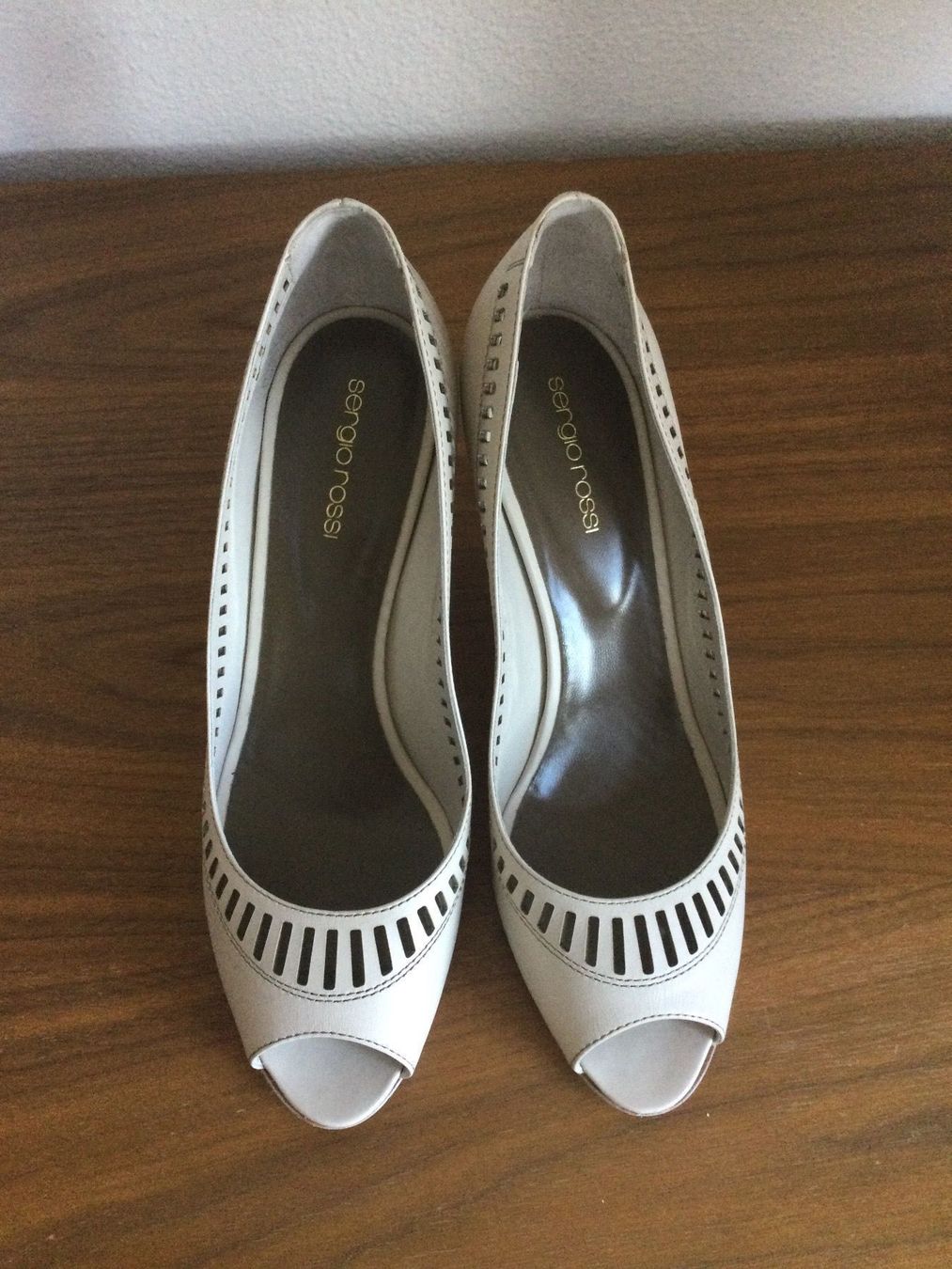 Sergio Rossi Scarpe da donna: Sergio Rossi Pumps Peep Toe ecru Neu 40 – Nuovo e nell'imballaggio originale da Stäfa venduto da loveforeverlove 6