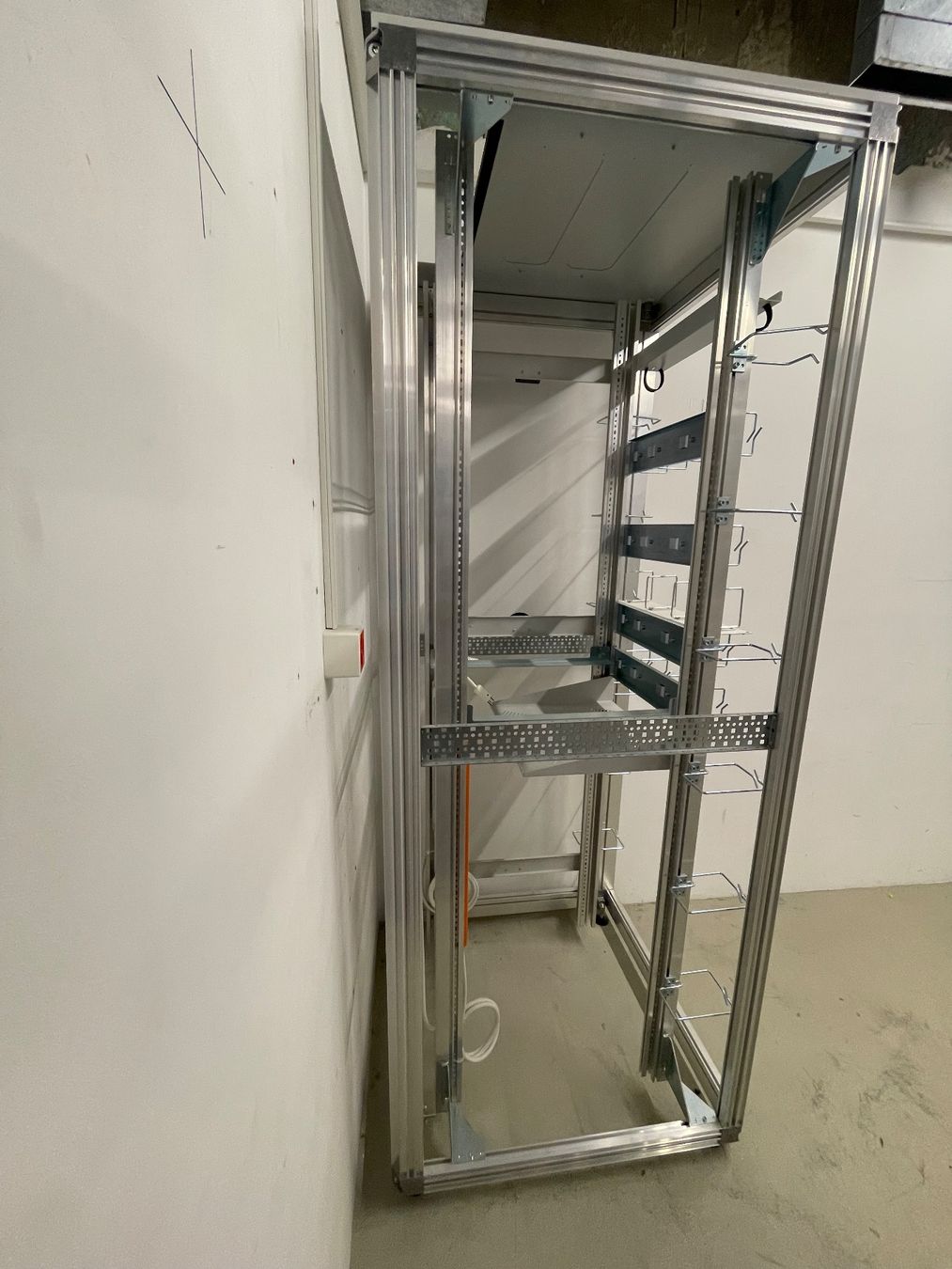 Racks & Cavalletti: Server Rack, Modular, offen, 79cm x 79cm x 202cm – Usato da Glis venduto da pstephan 2