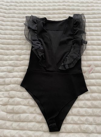 Body de corps noir avec volants taille M neuf