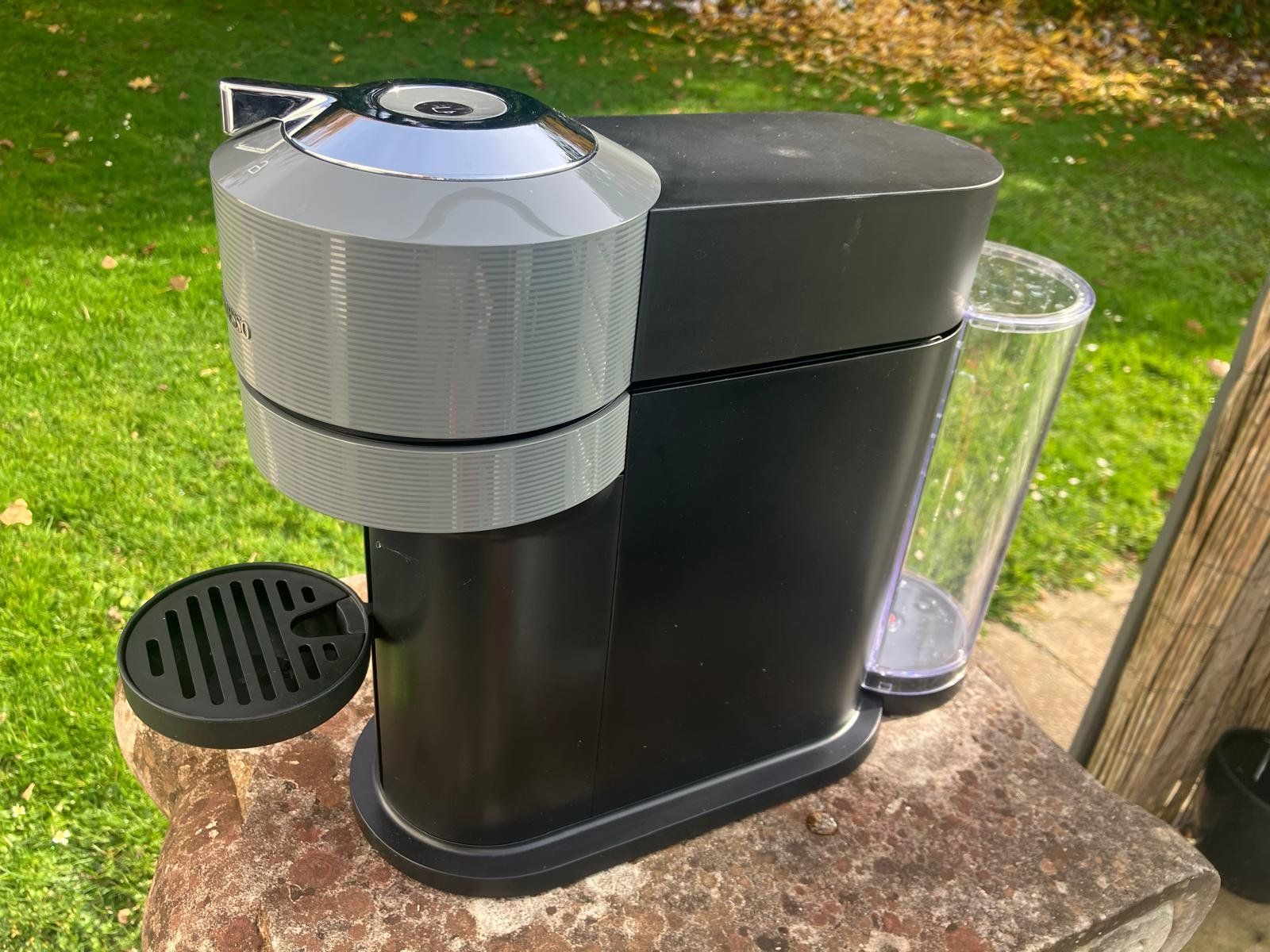 Nespresso Macchine per caffè & Macchine per espresso: Machine à café Nespresso Vertuo Next - Parfait état! – Usato da Ursy venduto da TestaRossa