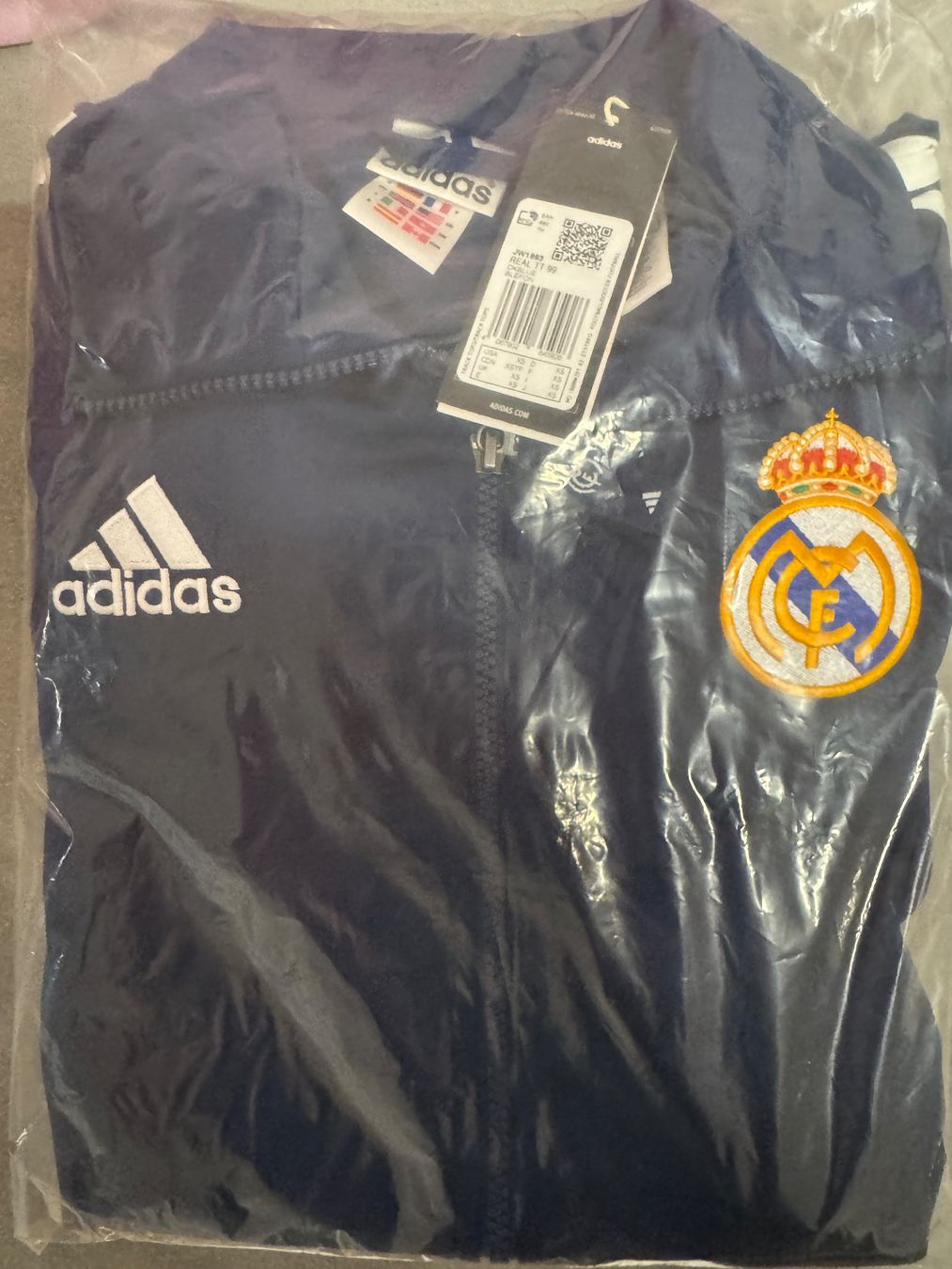 Vestes: Real Madrid Trainingsjacke 99/00 – Neuf avec emballage d'origine à Flamatt par Gamer1991