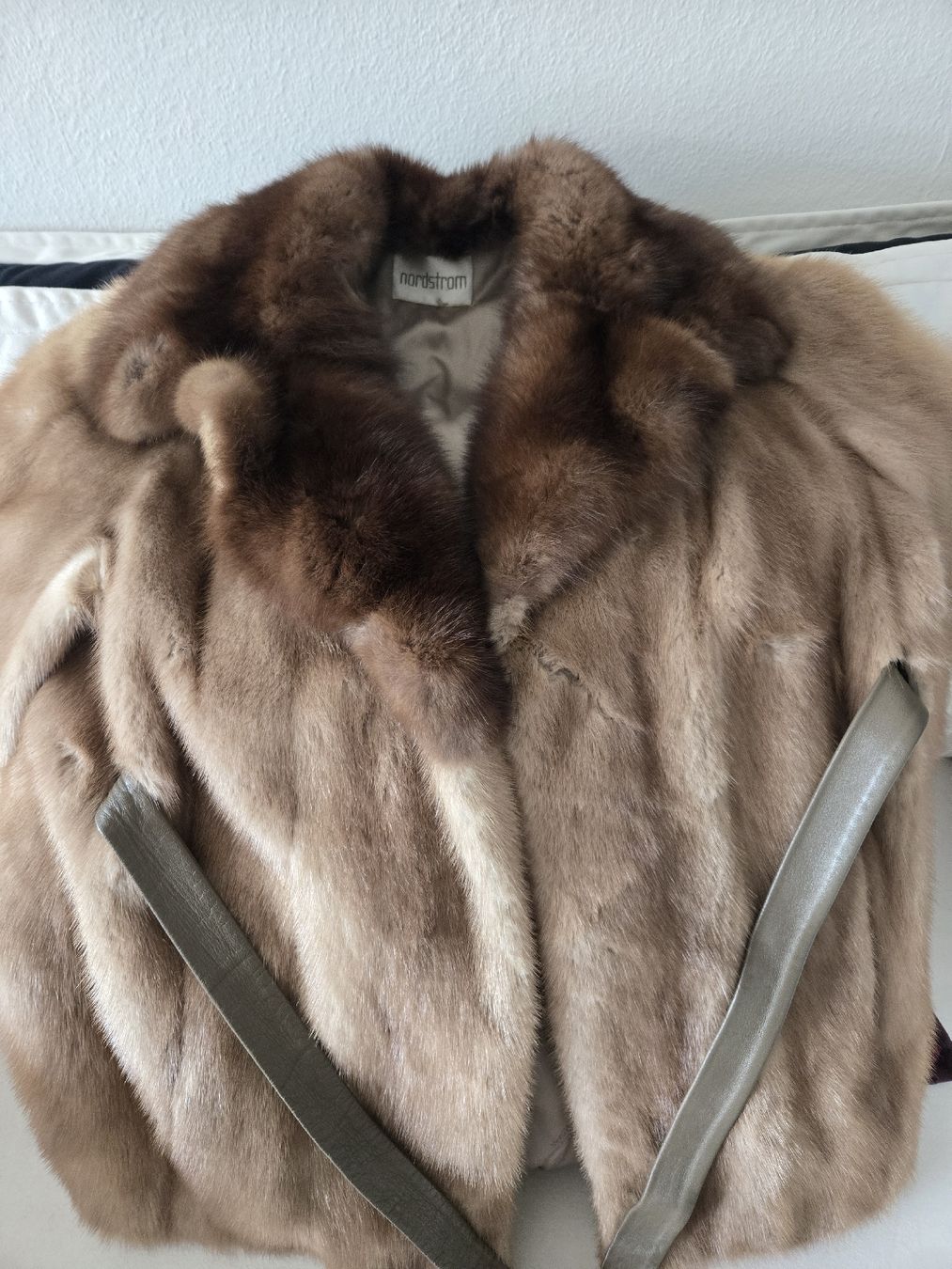 Cappotti: Nordstrom Mink Fur Coat, Chic Winter Style – Usato da Effretikon venduto da wie_p8sj 2
