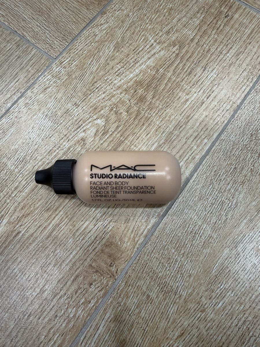 Mac Cosmetics Maquillage: NEU MAC Studio Radiance Foundation 50ml  – Neuf (Voir description) à St. Gallen par kka_l9wg
