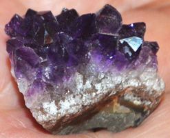 Deko Heilstein L-5117– Uruguay Amethyst Cluster –17.15 Gramm