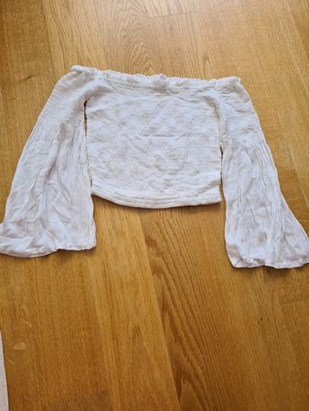 Weisses Sommer Top mit Trompetenärmel, Grösse S/M ☀️