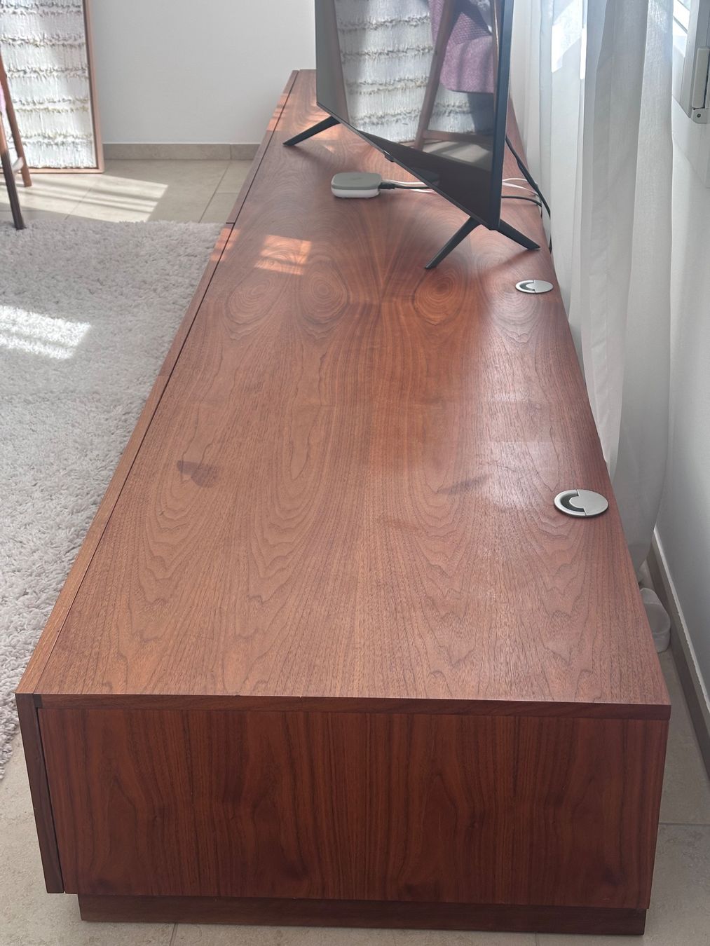Mobili TV: TV Möbel/Lowboard, Nussbaum, Top Zustand! – Usato da Basel venduto da pat_2jwq 1