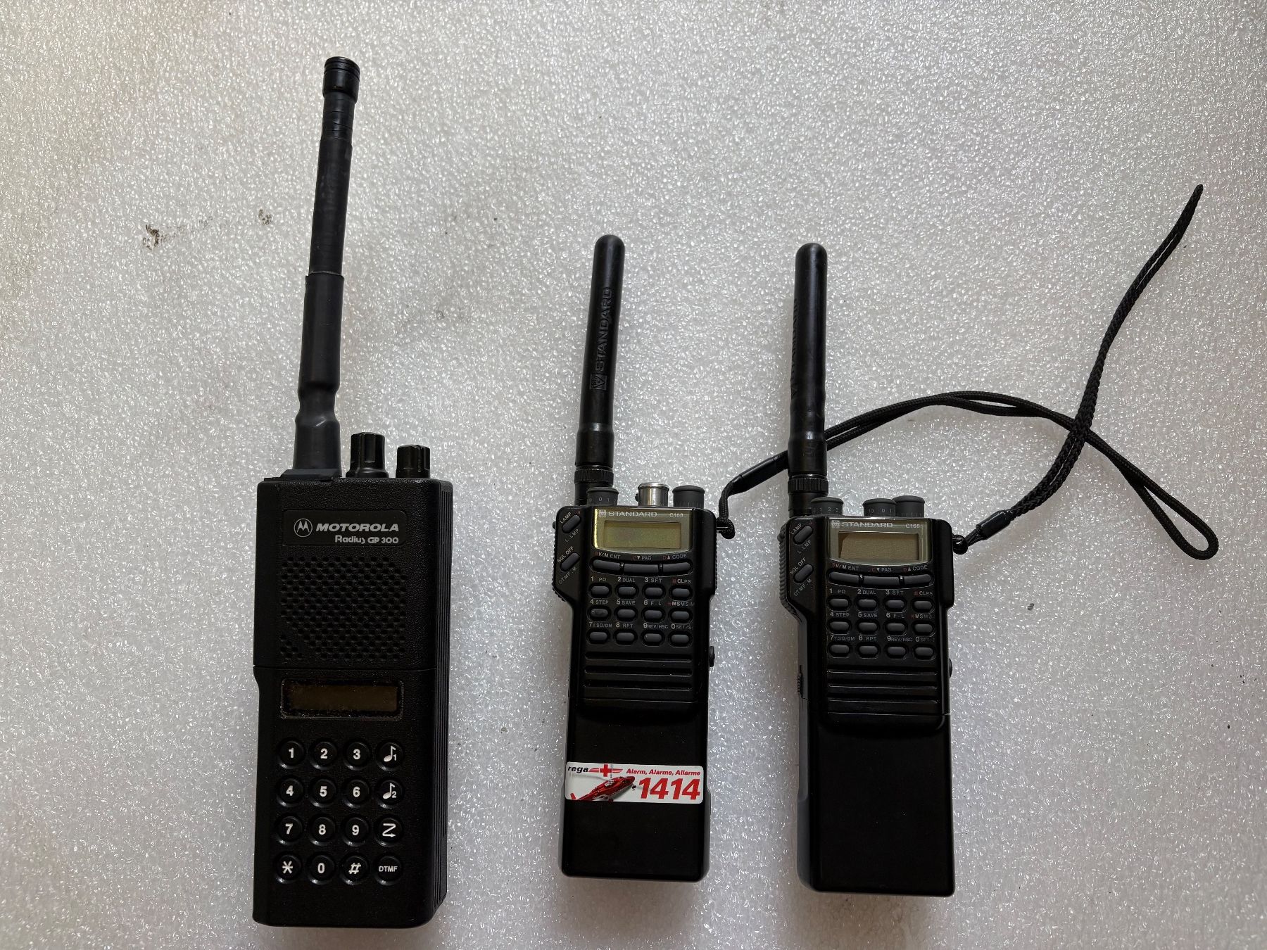 Motorola Technique de radiocom: Funkgeräte alt Motorola und Standart – D'occasion à Siebnen par Alpina73
