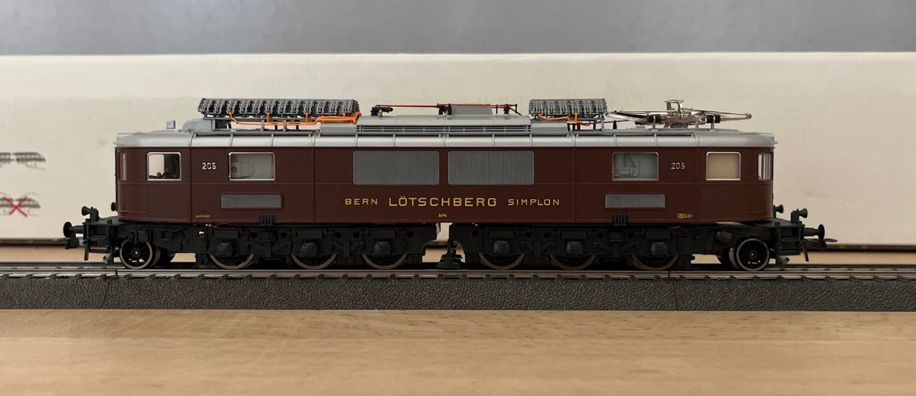 Roco Modellini di ferrovie: BLS Ae 6/8 Roco - AC digital – Usato da Winterthur venduto da dond1 2