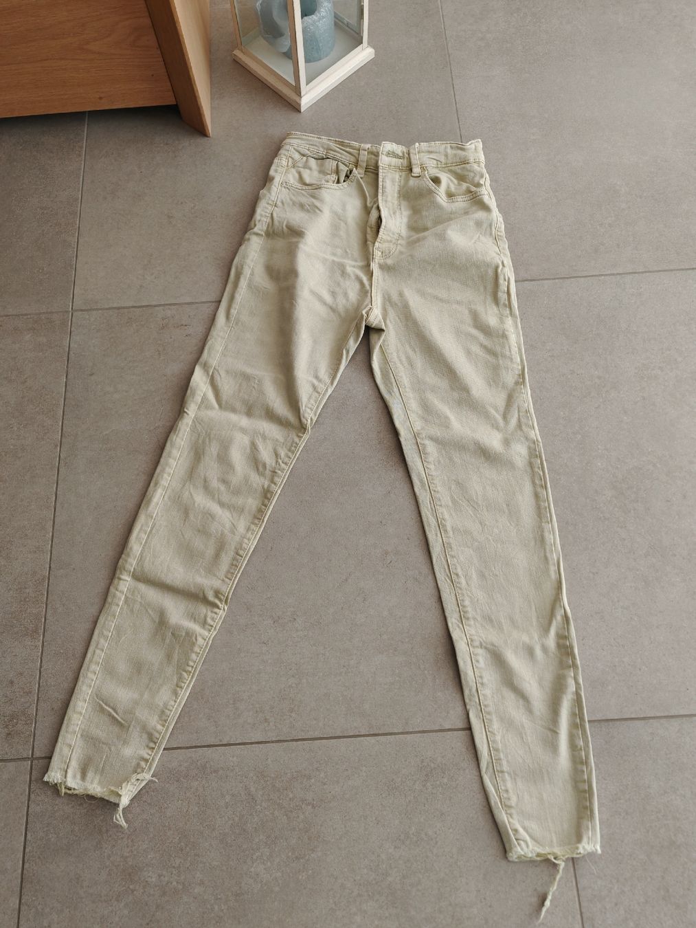 Stradivarius Jeans: Jeans Stradivarius T.38 vert clair - look tendance! – Gebraucht aus Longirod von ali_nsd5