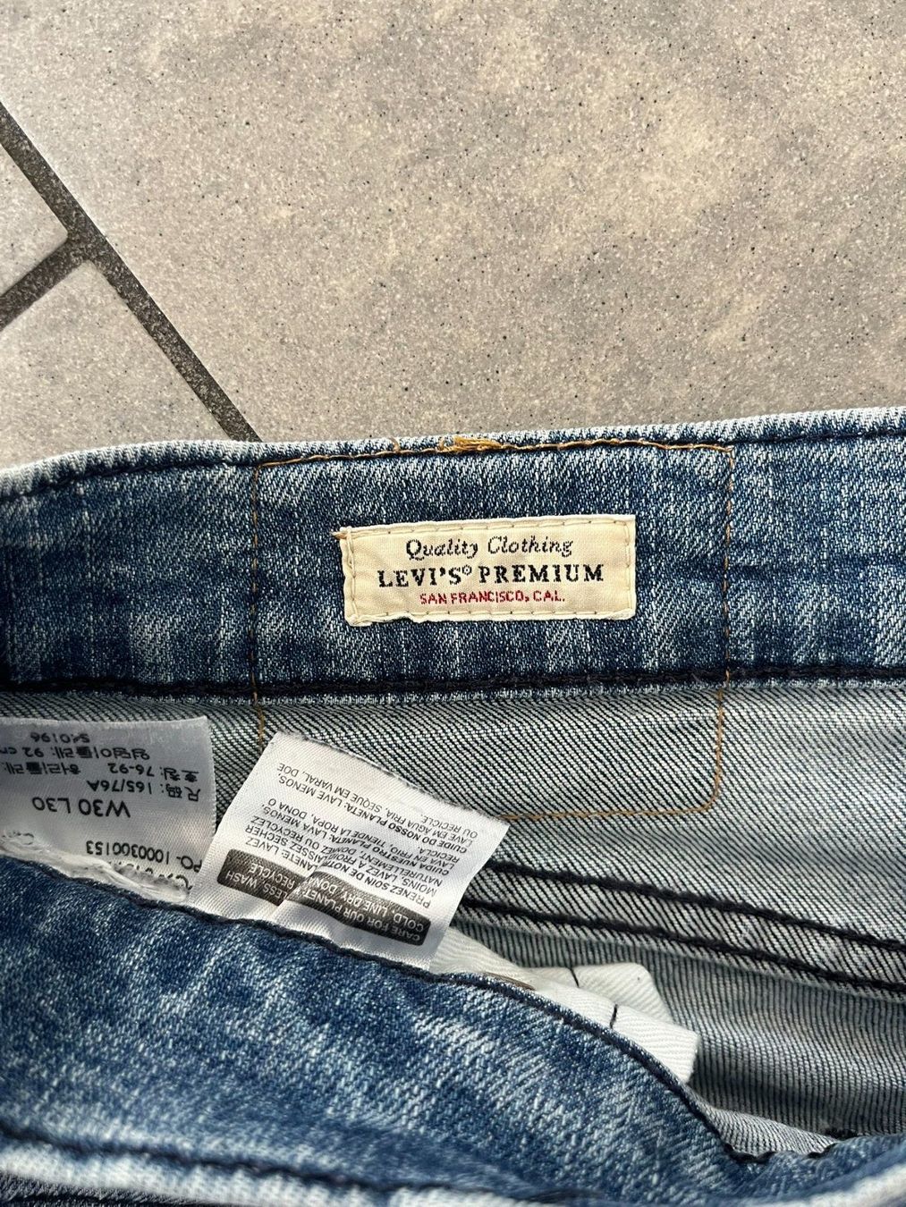 Levi's Jeans: LEVIS Jeans Hellblau – D'occasion à Otelfingen par Denis_ZH 2
