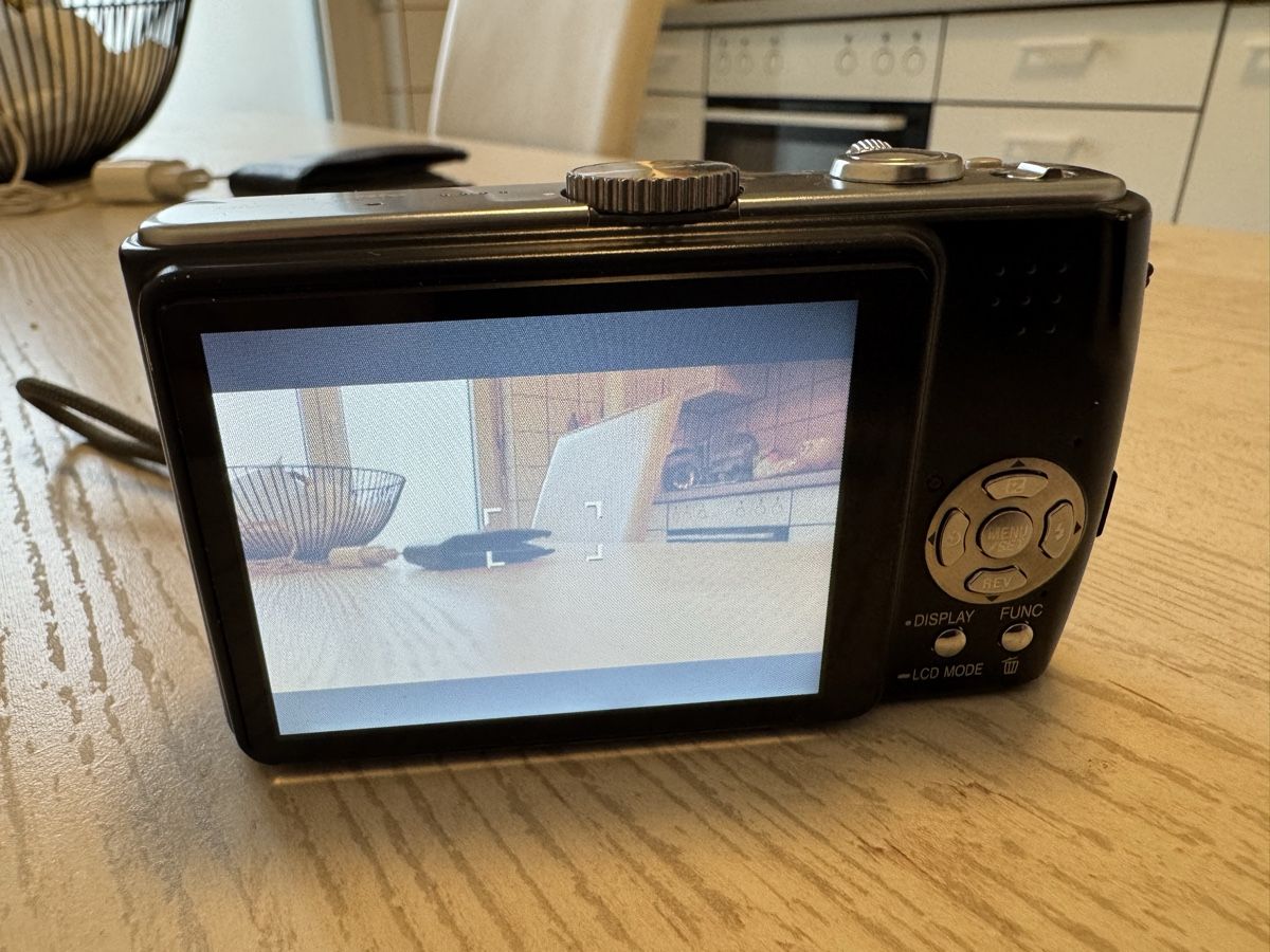 Panasonic Fotocamera: Panasonic lumix dmc-tz3 Digitalkamera – Usato da Zunzgen venduto da milesdavis76 2