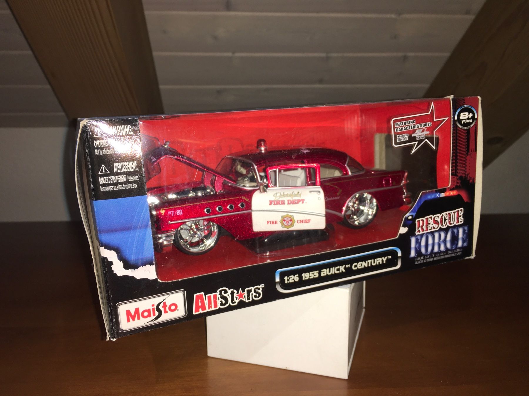 Maisto Modellini d'auto: 1955 Buick Century Fire Dept. 1/26 Rescue Force – Nuovo (secondo la descrizione) da Wohlen AG venduto da PrivatSammlung