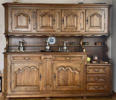 Massives Holzbuffet