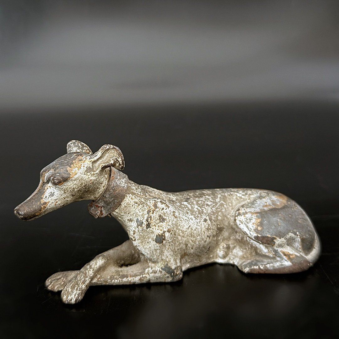 Sculture & Statue: Antike Windhund Figur / Greyhound – Usato da Luzern venduto da Eukalyptus