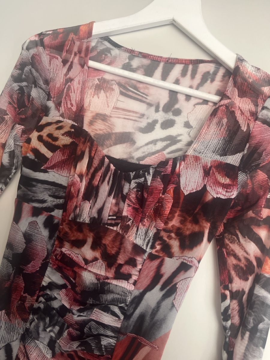 Guess Kleider: Abito Guess boutique  – Neu (gemäss Beschreibung) aus Etoy von rom_r8cx 1