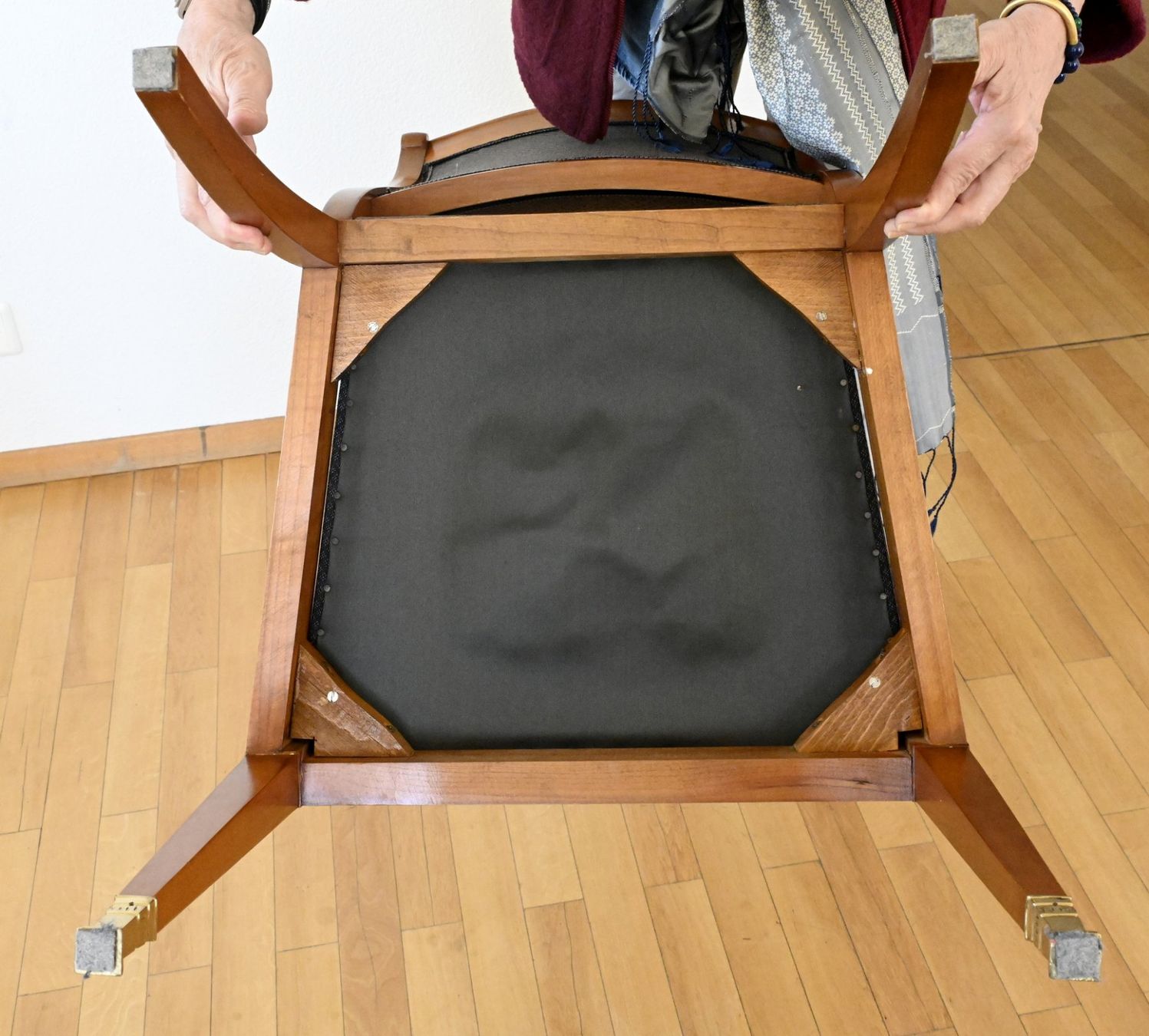 Chaises: Zwei antike Stühle – D'occasion à Cham par Pekelo 4