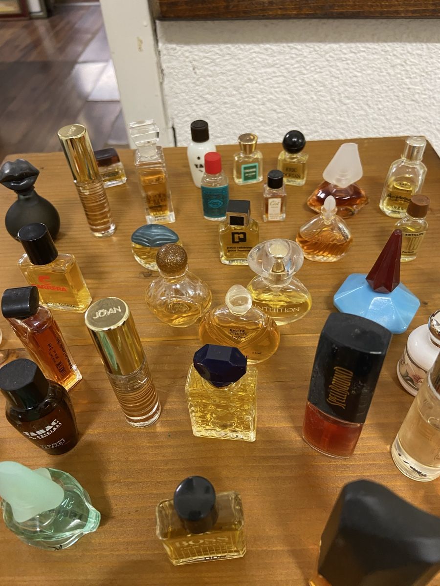 Flacons: Parfum Miniaturen Sammlung, viele verschiedene Düfte – Gebraucht aus Dietikon von brocki-eyra 1