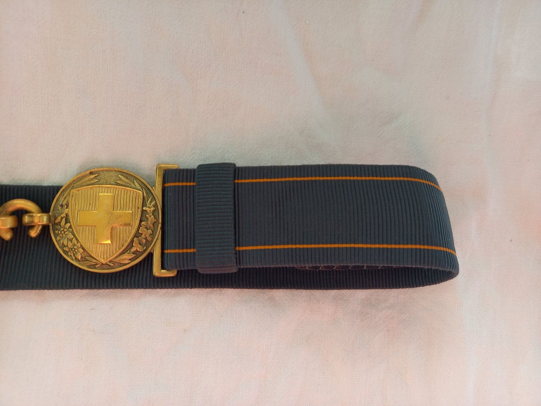Schweizer Armee Cinture: Ceinture ancienne militaire réglable – Usato da Rossens FR venduto da Souris1 1
