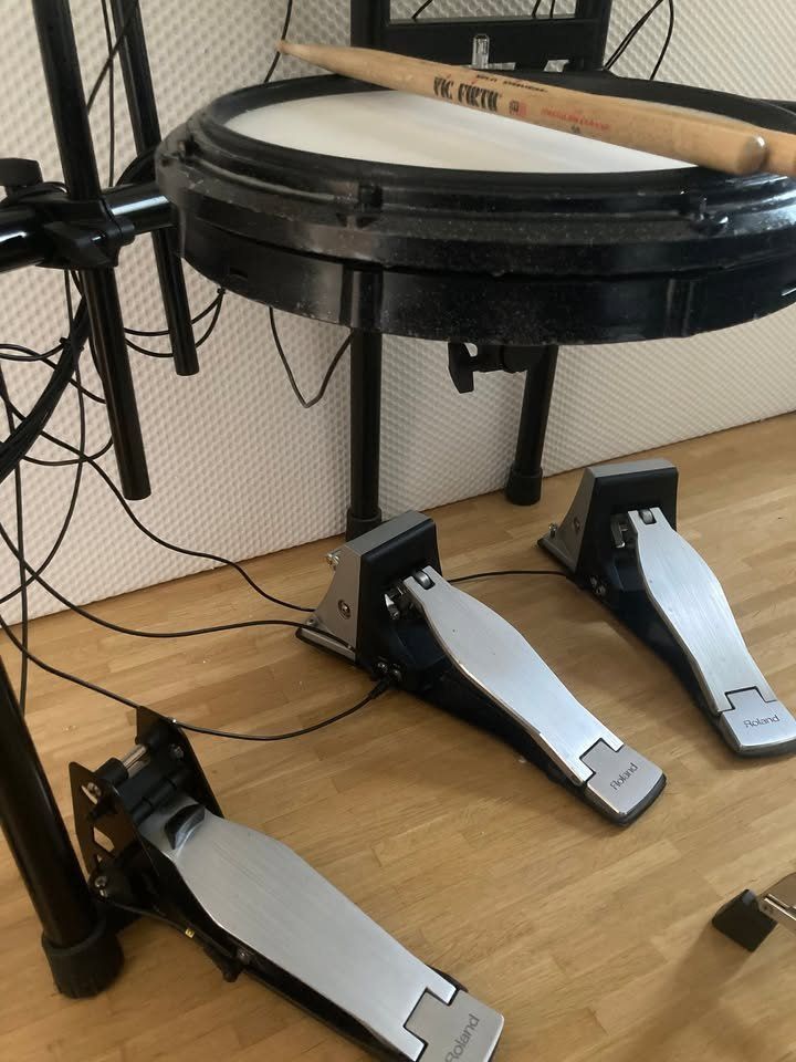 Roland Strumenti musicali: Batterie Roland 17KV – Usato da Confignon venduto da web_8vhp 2