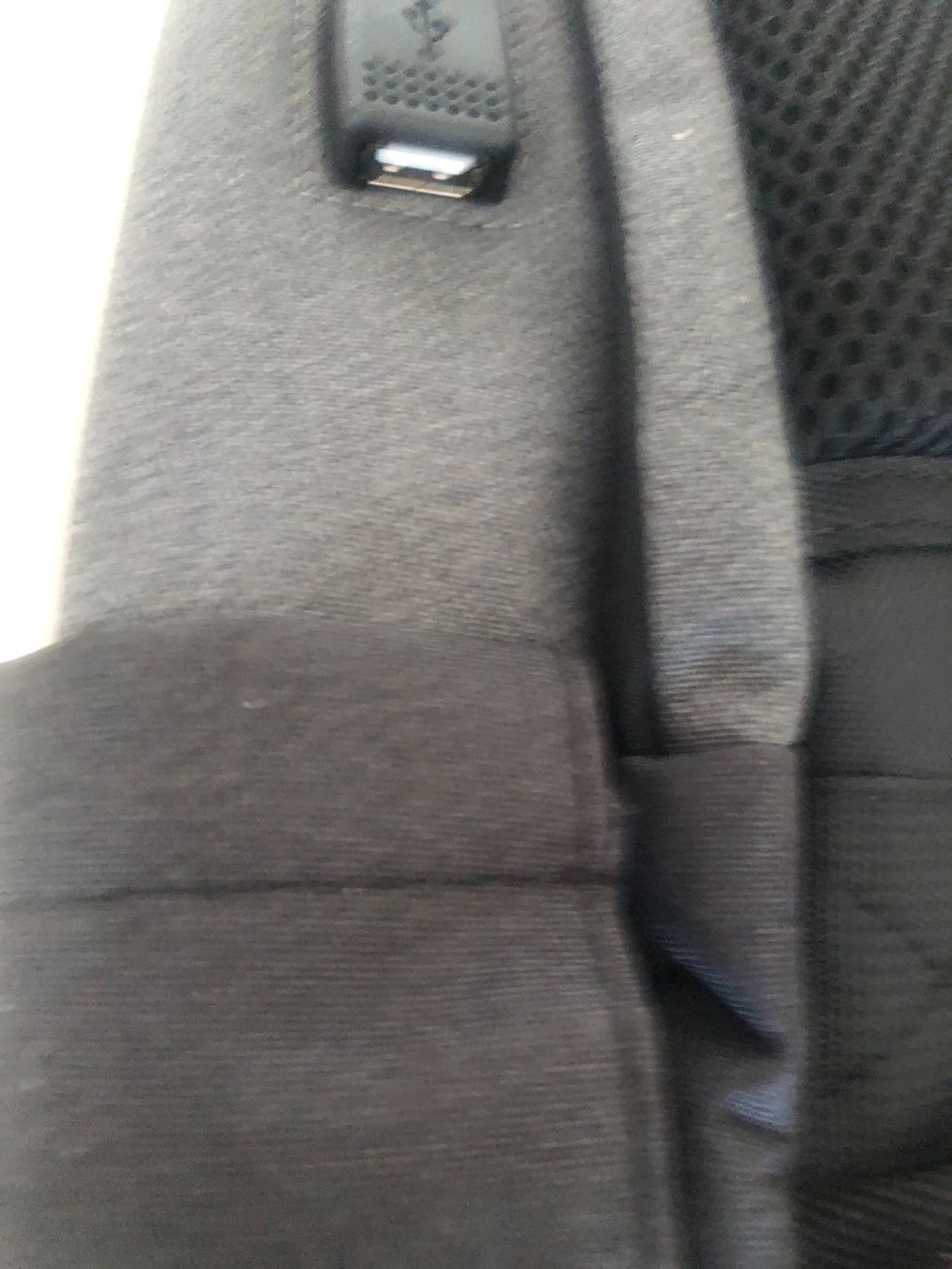 Zaini: Rucksack für Laptop mit Ladekabel – Nuovo (secondo la descrizione) da Bassersdorf venduto da sammelfloh 5