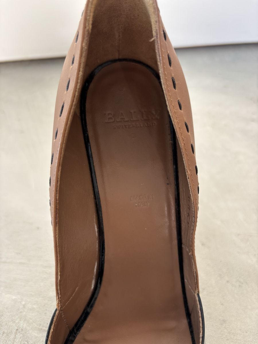 Bally Scarpe da donna: Bally Keilabsatz-Pumps, Gr. 36,5 , Leder – Nuovo (secondo la descrizione) da Steinmaur venduto da aly_mhs6 5