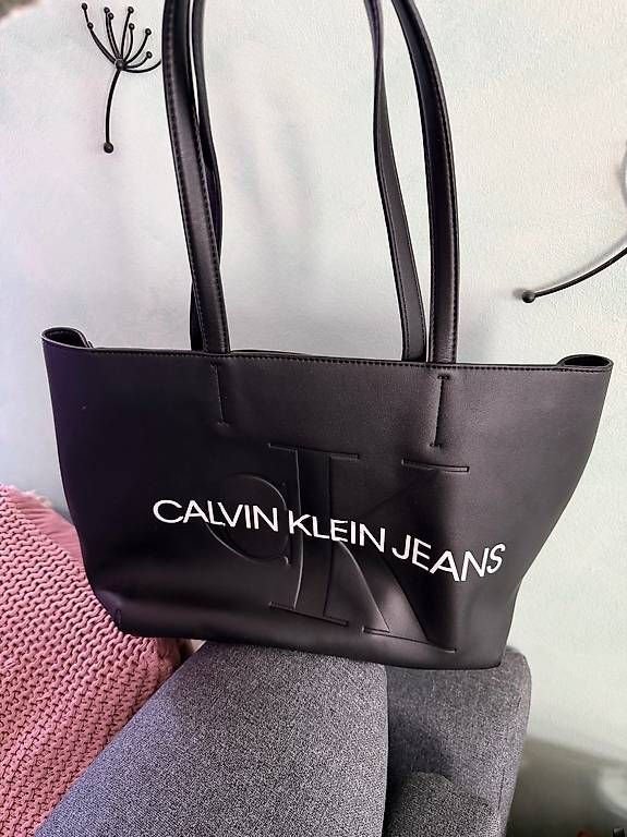 Calvin Klein Borse da donna: Borsa Calvin Klein Jeans – Usato da Massagno venduto da fre_w9ns