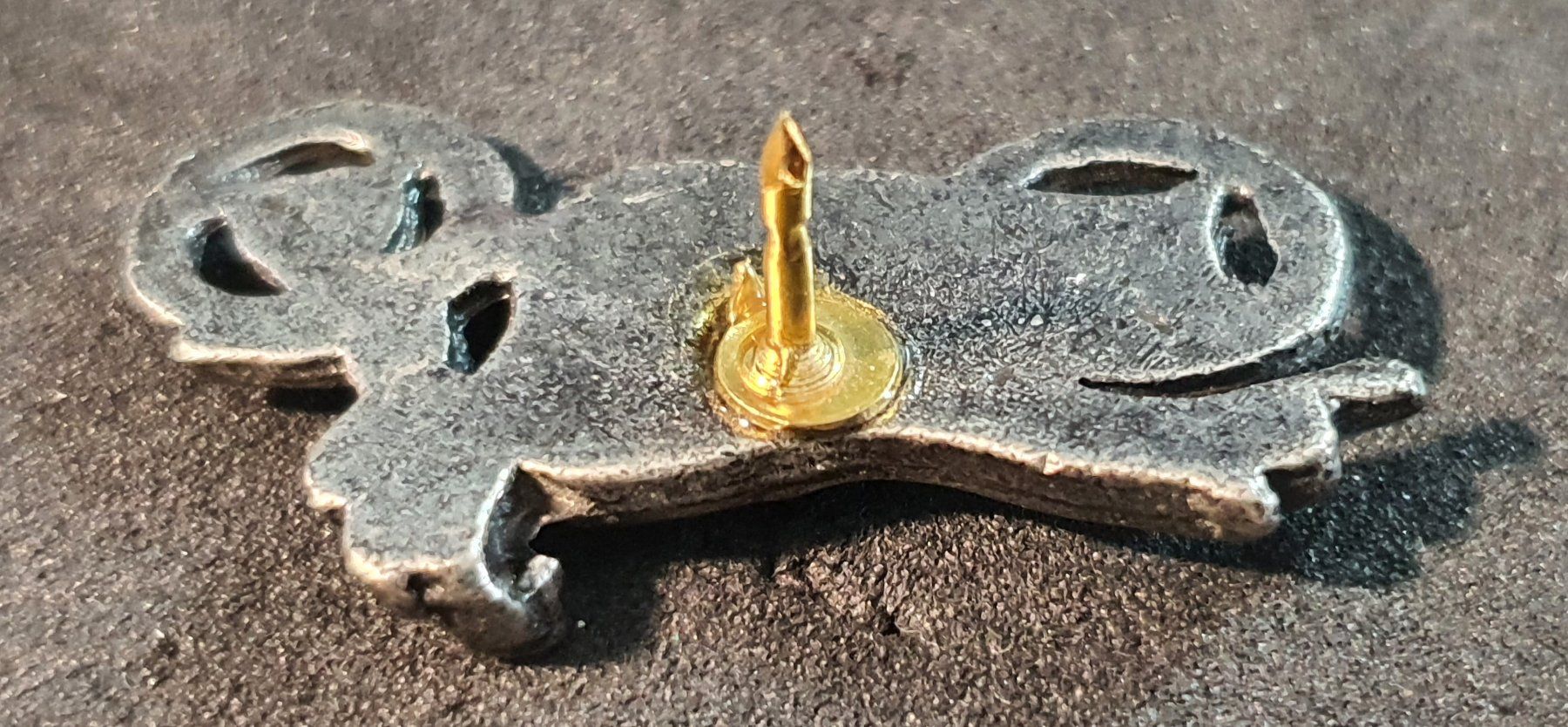 Plaketten & Abzeichen: CC673 - Pin 3D Motorrad – Gebraucht aus Reinach BL von Boston-Verkauf 2