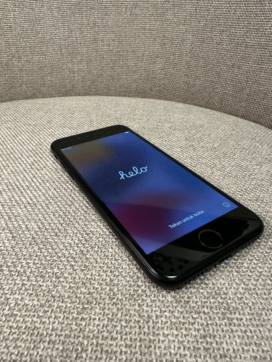 Apple Telefoni cellulari / Smartphones: iPhone 7 schwarz – Usato da Hägendorf venduto da neon09 3