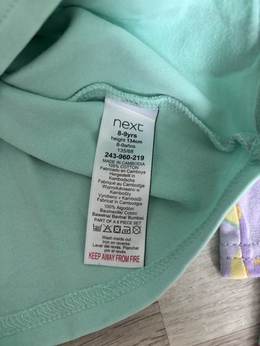 Ensembles coordonnés: Kleiderpaket Mädchen, 3 Pyjama & 1 Pulli, Gr. 134 – D'occasion à Erlinsbach SO par flick20 7